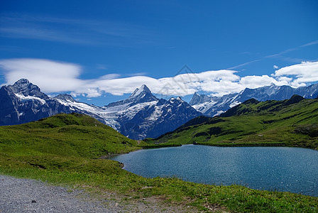 巴哈尔普西湖(Bakhalpsee)山图片