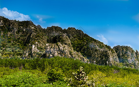 雾雾多云的山峰山谷的日出风景红色火焰全景晴天黄色辉光橙子云景天空水平图片