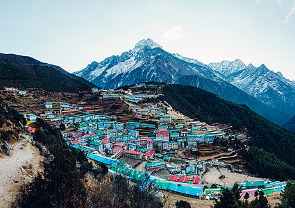 尼泊尔全景远足地区大本营登山蓝色昆布旅行建筑高度图片