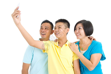 父亲的爱亚洲家庭微笑男性父亲儿子手机自拍女性男人男生相机背景