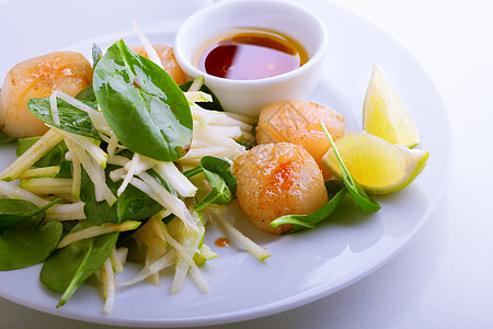 绿色的扇贝沙律减肥菠菜春绿晚餐蔬菜小吃小菜海湾沙拉煎带子图片