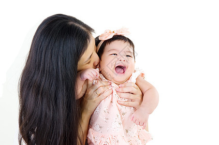 亚洲家庭女儿女士成人母性妈妈微笑女孩婴儿拥抱母亲图片