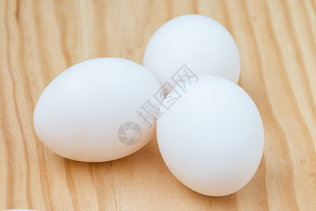 鸡蛋生活桌子宏观食物农场母鸡脆弱性木头杂货蛋壳图片