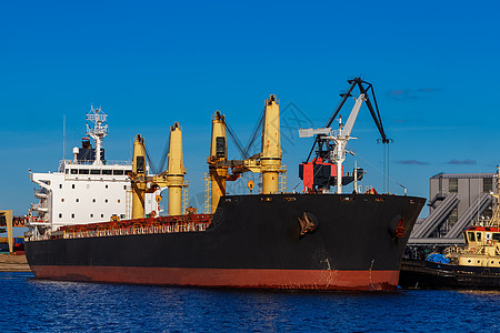 黑货船舶停泊运输领航船运货物起重机国际工艺演习贮存贸易图片