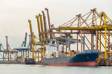 工业港口集装箱集装箱船货运船运进口货物起重机出口码头商品绳索运输图片
