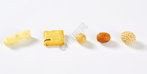 日本花生和大米饼干食物糯米柿饼米果大小小吃图片