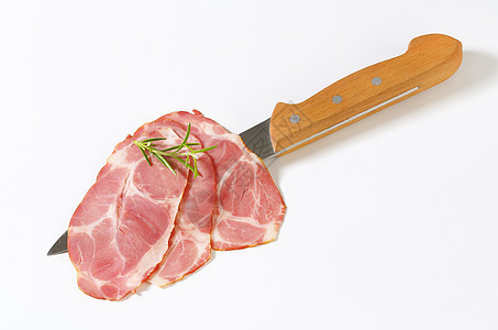 烟熏猪肉切片横截面熏制冷盘食物火腿菜刀图片