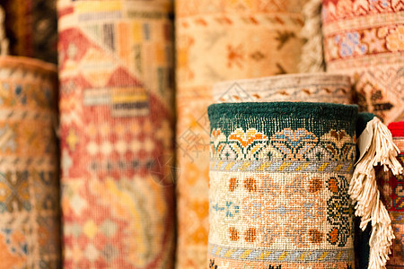 在充满活力的音调中手工制作的彩色地毯 供媒体Souke出售店铺女士技巧织物羊毛地面小地毯手工业挂毯工艺图片