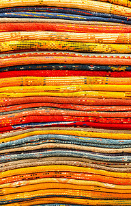 在充满活力的音调中手工制作的彩色地毯 供媒体Souke出售纺织品装饰品织物小地毯手工业技巧女士店铺羊毛艺术图片