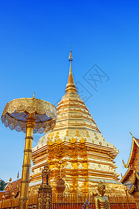 泰国清迈的Wathra 那个Doi Suthep佛塔地标教会文化建筑学金子奢华寺庙天空蓝色图片