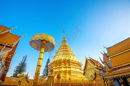 泰国清迈的Wathra 那个Doi Suthep佛教徒宝塔教会寺庙佛塔土井金子地标蓝色宗教图片