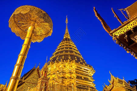 泰国清迈的Wathra 那个Doi Suthep佛教徒地标奢华文化天空教会宝塔寺庙建筑学宗教图片