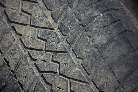 汽车旧的和肮脏的轮胎车辆卡车垃圾运输车轮黑色环境回收橡皮图片