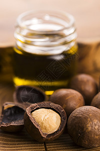 坚果油营养食物棕色美食小吃饮食瓶子种子粮食图片