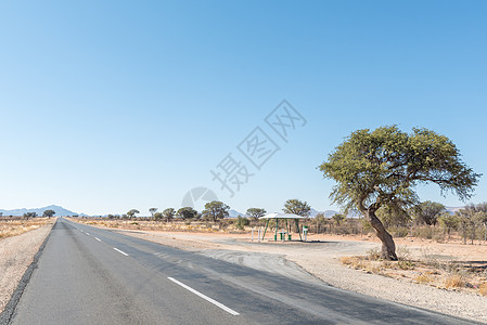 格鲁瑙附近B1公路上的沙发安息地图片