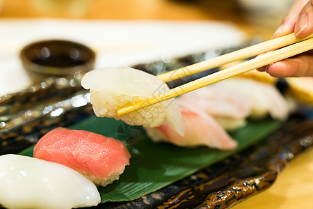 寿司美味鱼片竹子饮食蔬菜海鲜盘子食物宏观美食图片