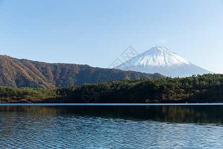 富士山和Saiko湖遗产爬坡晴天天空顶峰农村蓝色吸引力地标世界图片