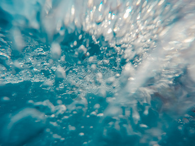 水下气泡的透视在动热带液体海滩波纹蓝色盐水生活反射海浪海洋图片