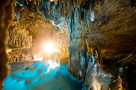 Gyukusendo洞穴矿物旅行石笋场景地质岩石美丽编队石窟石头图片