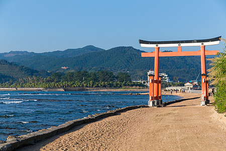 青岛庙和海景海滩海岸线花园宗教旅行石头小路蓝色晴天海岸图片