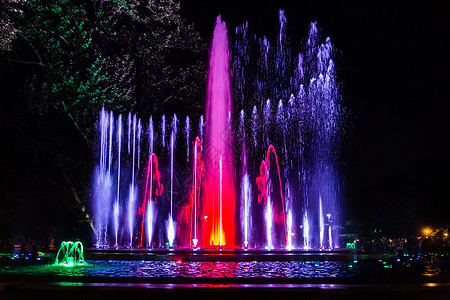 丰富多彩的音乐喷泉旅游激光公园歌曲魔法吸引力溪流展示照明城市图片