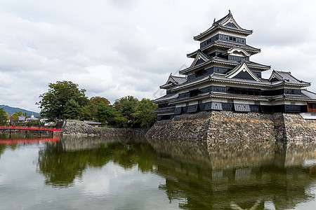 日本松本城皇帝游客建筑学观光城堡乌鸦文化护城河防御石头图片