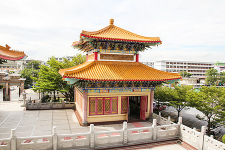 城市综合管廊诺萨布冷新宜的中华传统风格寺庙游客佛教徒历史旅行旅游文化建筑地标蓝色天空背景