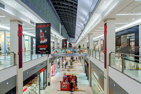 购物商场玻璃商业店铺市场商品大厅地面展示运动城市图片