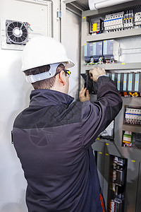 缝合工引擎操作员金属网络控制板衣服工业男人机械工具图片