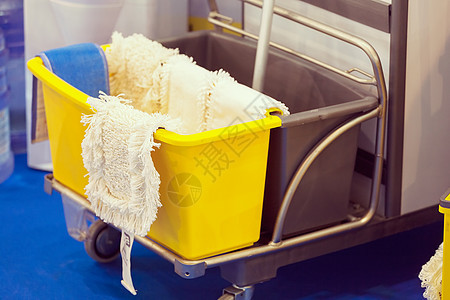 专业清洁设备成人工作服职业扫帚家务男性工作清洁工办公室房子图片