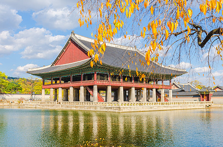 秋天在南韩首尔庆博京宫城市旅行天空街道木头建筑地标场景旅游图片