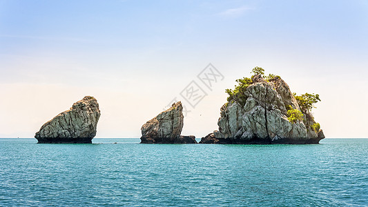 泰国的小岛景点旅游蓝色石头阳光海湾热带群岛海洋海景图片