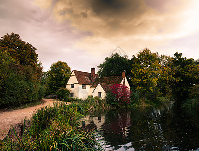 令人惊叹的秋季秋天英国乡村磨坊小屋图片