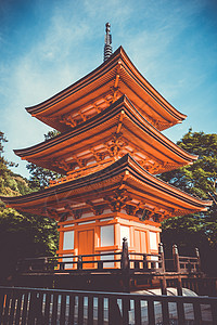 日本京都天津寺庙的塔达吸引力故事旅游蓝色游客神社旅行佛教徒天空木头图片