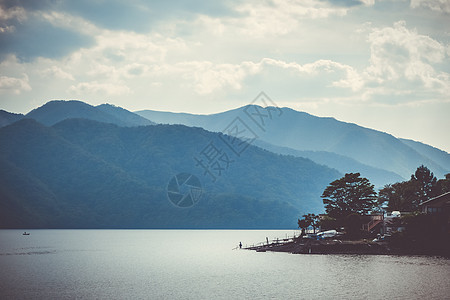 日本Nikko 中津吉湖的渔民图片