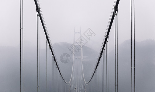 中国南部的桥梁 世界上地道最高 最长的隧道 通往地道悬崖桥背景图片