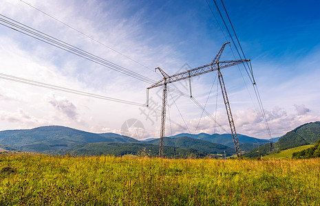 喀尔巴阡山高压电线塔地面环境天空线条活力风景天堂海拔电压蓝色图片