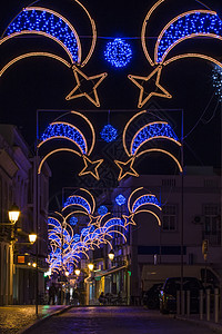 奥尔豪市的圣诞装饰旅行蓝色照明建筑学季节历史性公园历史街道路灯图片