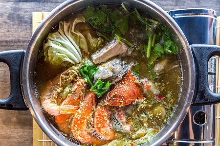 海食热锅海鲜肉汤蔬菜火锅贝类乌贼液体健康饮食螃蟹食物图片