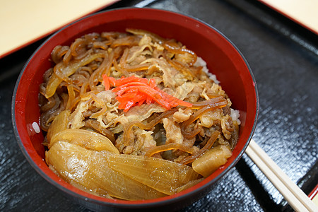 饭碗中的日本牛肉红色美食食物白色午餐盘子饮食蔬菜餐厅图片