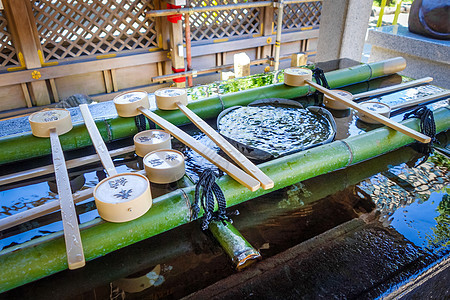 日本东京神社净化泉喷泉神道仪式文化旅行神社洗涤崇拜竹子佛教徒传统图片