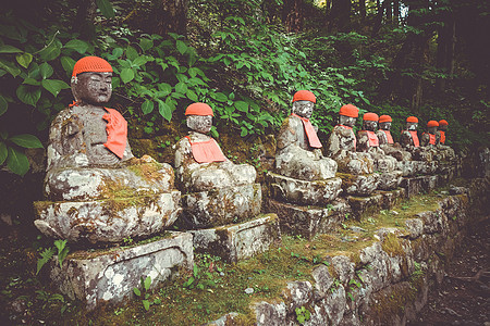 日本雕像寺庙地藏传统日光结盟苔藓菩萨围兜雕塑文化图片