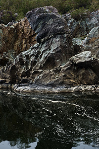 峡谷瀑布和小溪层叠溪流淡水大自然图片