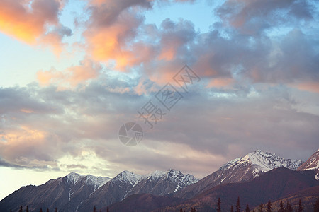加拿大的山丘天空旅游公园蓝天远足旅行娱乐国家山脉中心背景图片
