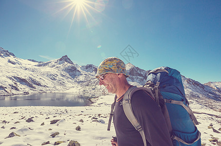 Kackar 的hike路线团体荒野远足踪迹游客齿轮顶峰旅行火鸡图片