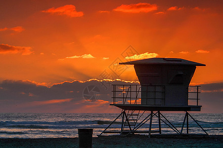 索拉纳海滩日落和救生塔图片