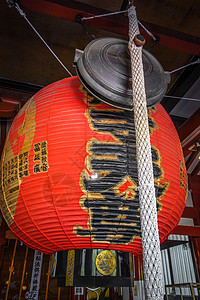 日本东京内野寺的纸灯灯和铜 日本东京灯笼旅游绳索艺术庆典装饰品宗教神社神道旅行图片