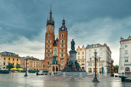 波兰克拉科夫     玛丽教堂和主建古迹图片