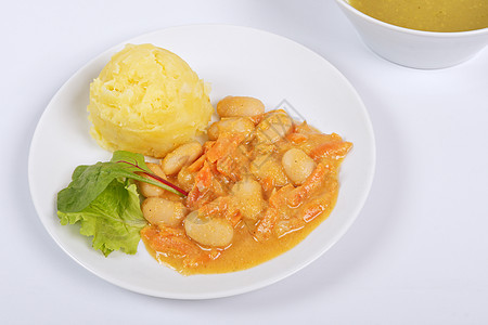 豆豆加胡萝卜和白土豆面包蔬菜萝卜盘子主菜肉汤贝壳香料午餐美食图片