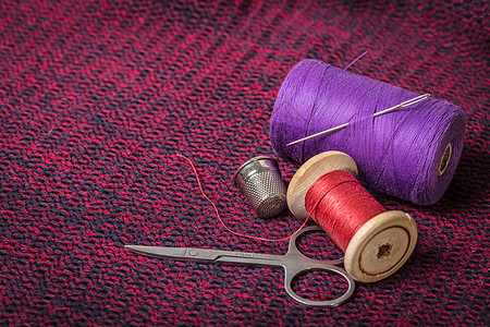彩色线轴剪刀裁缝工艺剪裁维修纺织品针线活衣服顶针工具图片